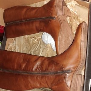 FRYE Leather boots 9 1/2 M Carson Piping Tall Caramel NEW